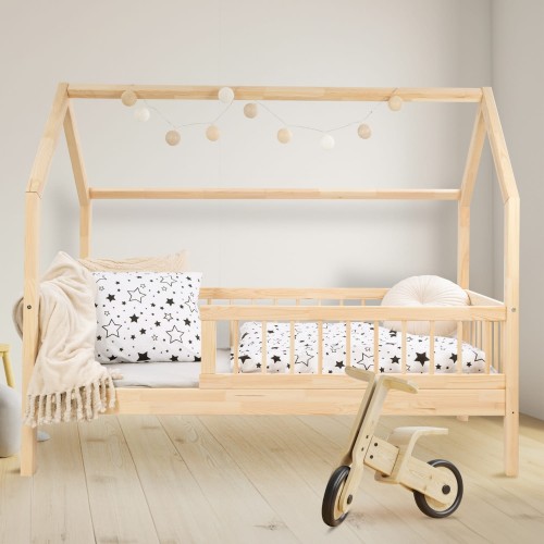 Drewniane Łóżko Dziecięce Domek EMILY w kolorze naturalnego drewna aranżacja