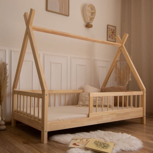 Drewniane Łóżko Dziecięce Tipi LILY w kolorze naturalnego drewna aranżacja
